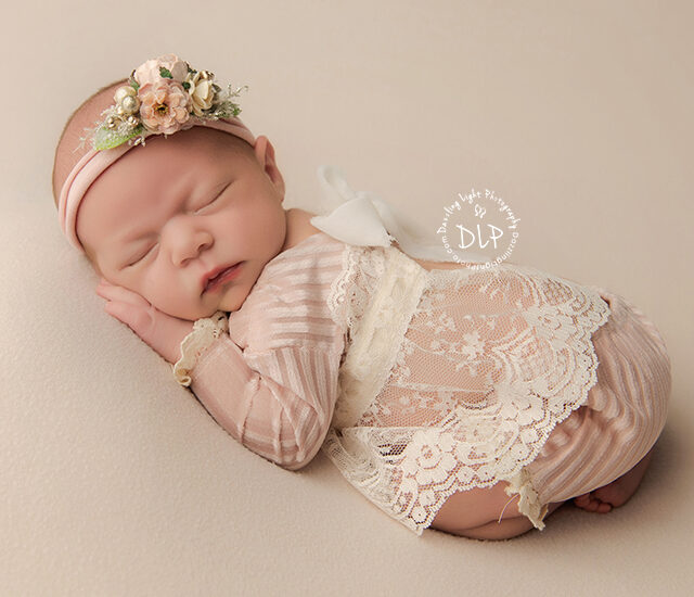 Newborn Portraits | Baby Wednesday | Dazzling Light Photography